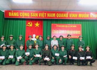 Quảng Ngãi: Gặp mặt, tặng quà thanh niên lên đường nhập ngũ năm 2025