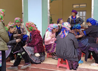 Mù Cang Chải: Đưa thổ cẩm của đồng bào dân tộc Mông vươn ra thế giới